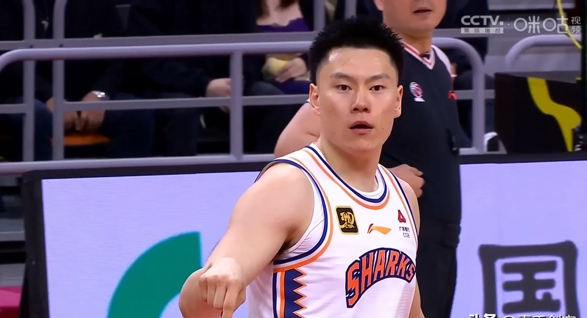 开云体育中国官网-CBA季后赛倒计时；上海海港窗口期门线救险；细节引发关注；底气十足；资深球员宣示担当